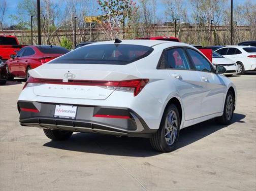 2025 Hyundai ELANTRA HEV Blue