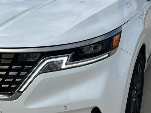 2023 Kia Carnival SX