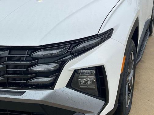 Serenity White Pearl 2026 Hyundai TUCSON SEL Premium