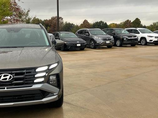 2026 Hyundai TUCSON Hybrid SEL