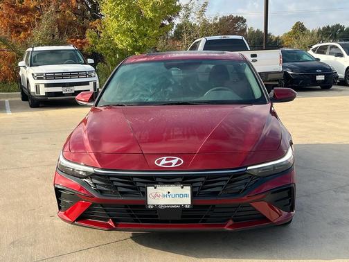 2025 Hyundai ELANTRA SEL
