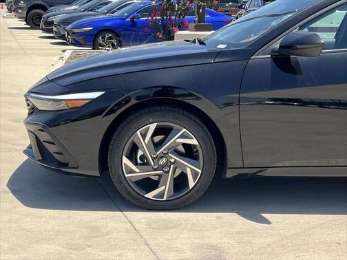 2025 Hyundai ELANTRA Sport