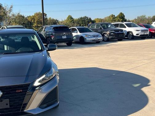 2023 Nissan Altima SR FWD