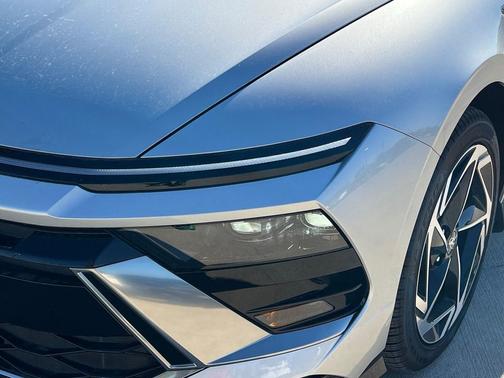 2026 Hyundai SONATA SEL