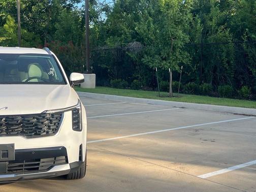Glacial White Pearl 2025 Kia Sorento S