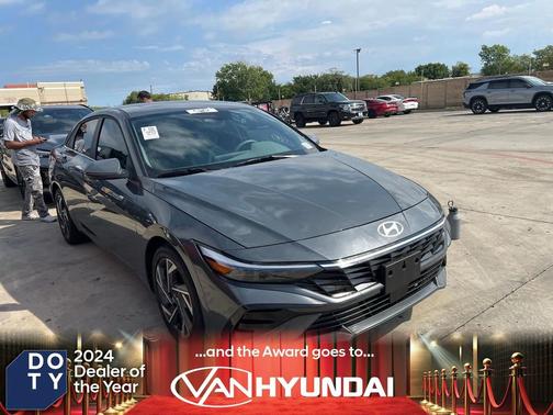 2025 Hyundai ELANTRA SEL