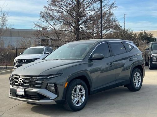 2026 Hyundai TUCSON SE