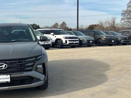 2026 Hyundai TUCSON SE