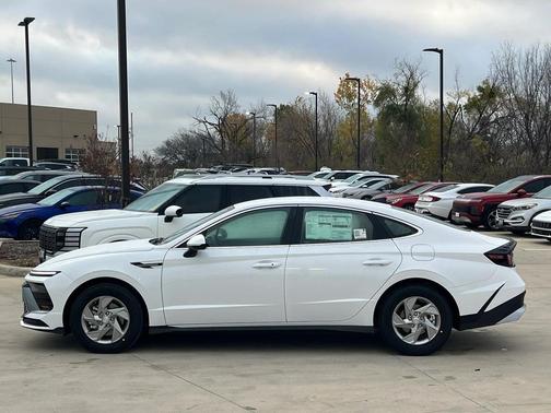 2026 Hyundai SONATA SE