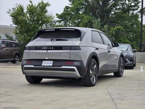 2025 Hyundai IONIQ 5 SE