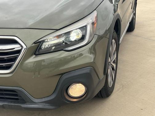 Wilderness Green 2018 Subaru Outback 3.6R Touring