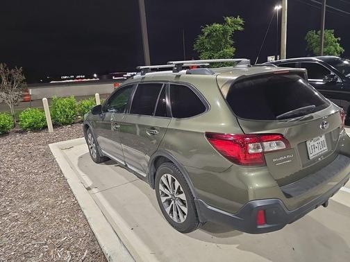 Wilderness Green 2018 Subaru Outback 3.6R Touring