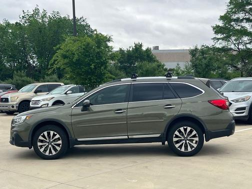 Wilderness Green 2018 Subaru Outback 3.6R Touring