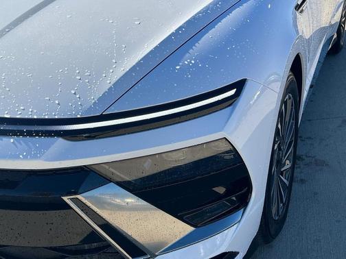 2026 Hyundai SONATA Hybrid SE