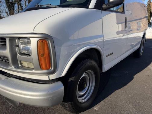 2002 Chevrolet Express 1500 Base
