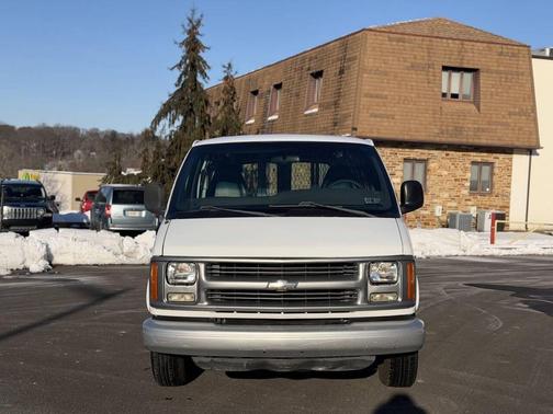 2002 Chevrolet Express 1500 Base
