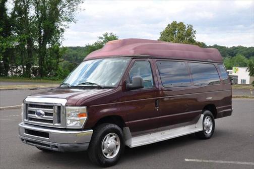 2010 Ford E350 Super Duty XLT