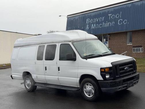 2010 Ford E350 Super Duty XLT