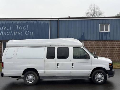 2010 Ford E350 Super Duty XLT