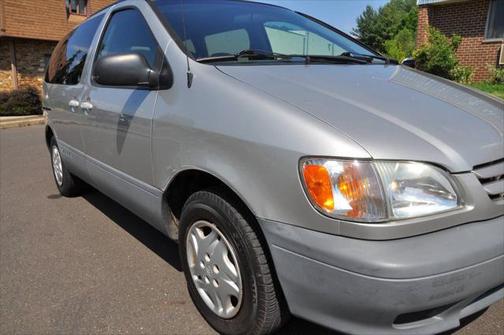 2002 Toyota Sienna LE