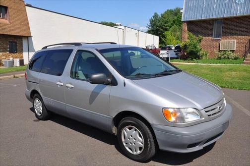 2002 Toyota Sienna LE