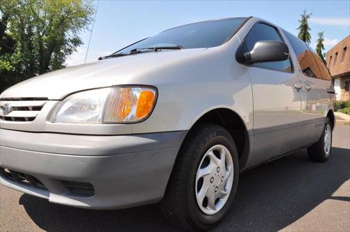 2002 Toyota Sienna LE