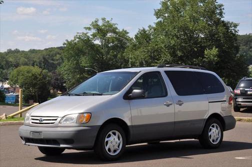 2002 Toyota Sienna LE