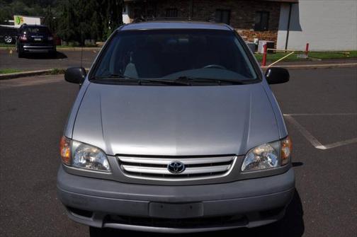 2002 Toyota Sienna LE