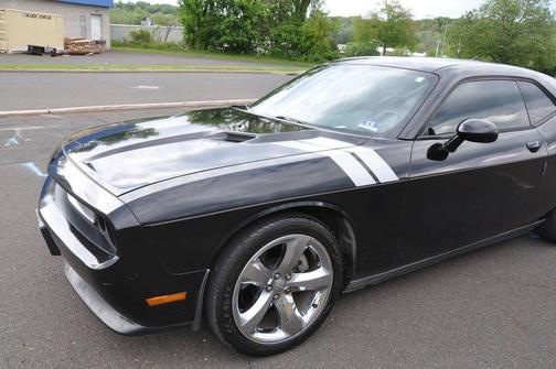 Phantom Black Tri-Coat Pearl 2013 Dodge Challenger SXT