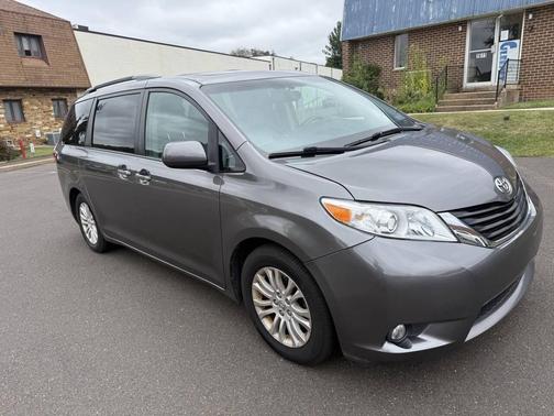 2015 Toyota Sienna XLE Premium
