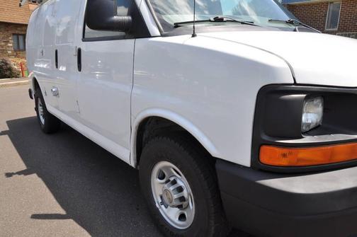 2010 Chevrolet Express 2500 Work Van
