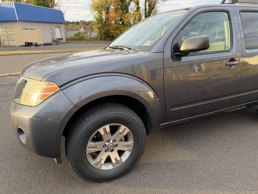 2011 Nissan Pathfinder S