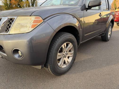 2011 Nissan Pathfinder S