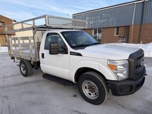 2013 Ford F-250 4X2 2dr Regular Cab 137 in. WB