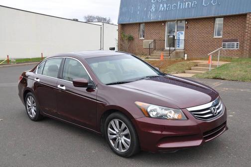 Burgundy 2011 Honda Accord EX-L