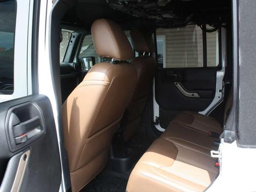 Bright White Clearcoat 2016 Jeep Wrangler 75th Anniversary