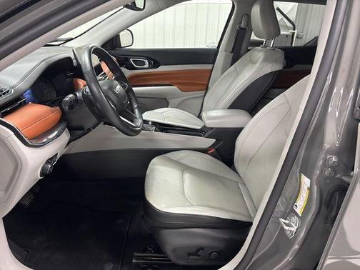 Sting Gray Clearcoat 2022 Jeep Compass Limited