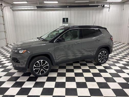 Sting Gray Clearcoat 2022 Jeep Compass Limited
