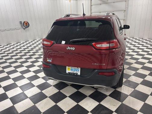Deep Cherry Red Crystal Pearlcoat 2017 Jeep Cherokee Limited