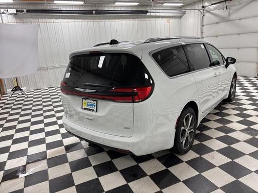 2026 Chrysler Pacifica Pinnacle