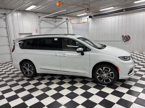 2026 Chrysler Pacifica Pinnacle