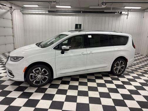 2026 Chrysler Pacifica Pinnacle