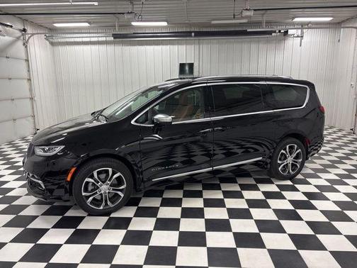 Diamond Black 2026 Chrysler Pacifica Pinnacle