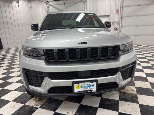 2026 Jeep Grand Cherokee Laredo