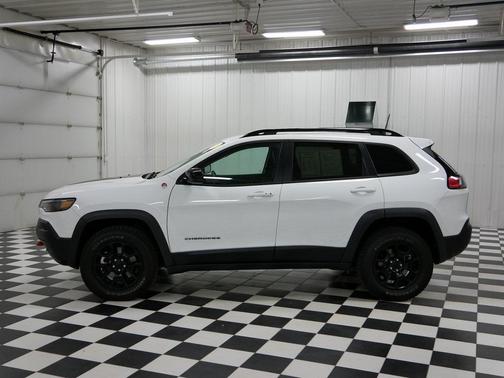 2022 Jeep Cherokee Trailhawk