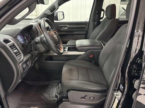 Diamond Black 2024 RAM 1500 Big Horn/Lone Star