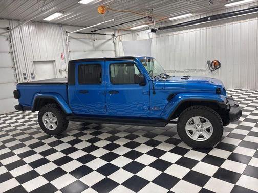 2022 Jeep Gladiator Sport