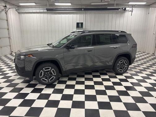 Sting Gray Clearcoat 2026 Jeep Cherokee LAREDO/LIMITED