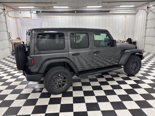 Granite Crystal Clearcoat Metallic 2026 Jeep Wrangler Sport