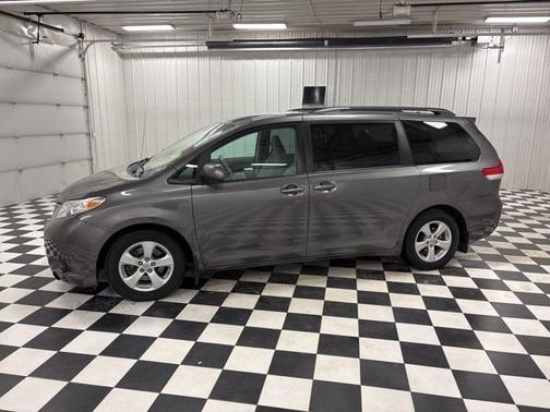 2012 Toyota Sienna LE